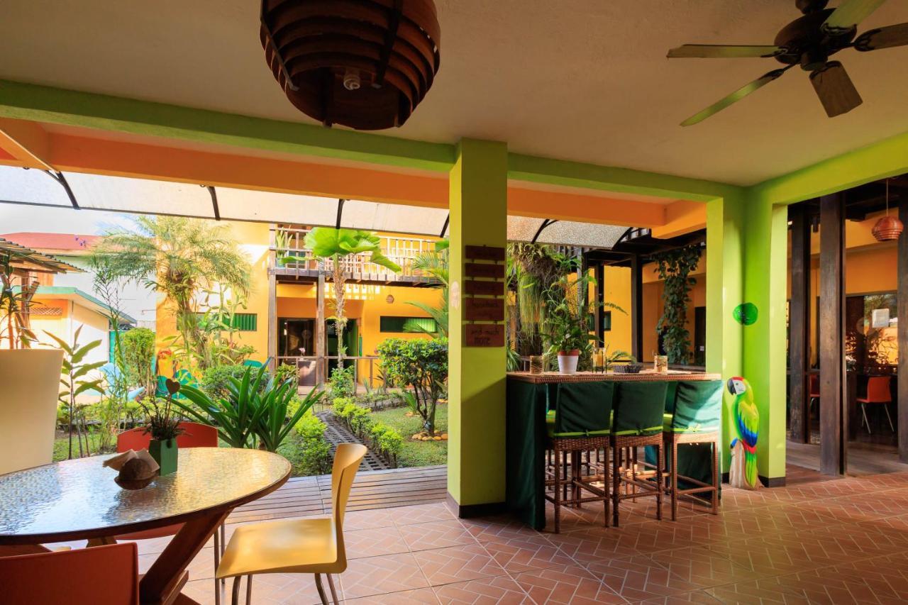 Hotel Boutique La Casa De Las Flores Cahuita Exterior photo